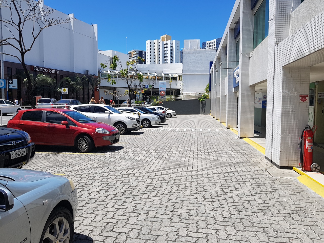 Piso UNI-STEIN Ref. 6 aplicado na obra do Edifício Capemi, localizado na Avenida ACM, em Salvador, Bahia.